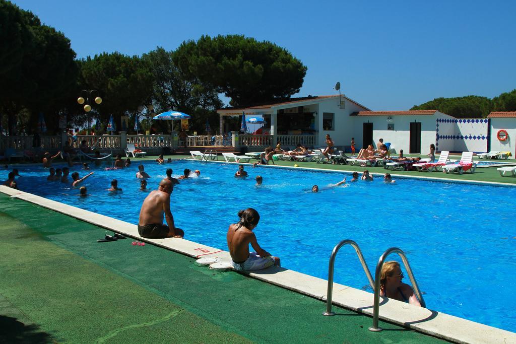 Camping Roca Grossa Hotel Calella Esterno foto