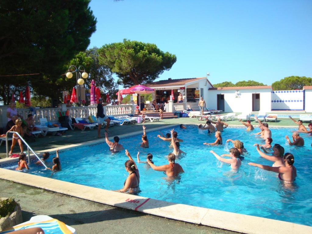 Camping Roca Grossa Hotel Calella Esterno foto