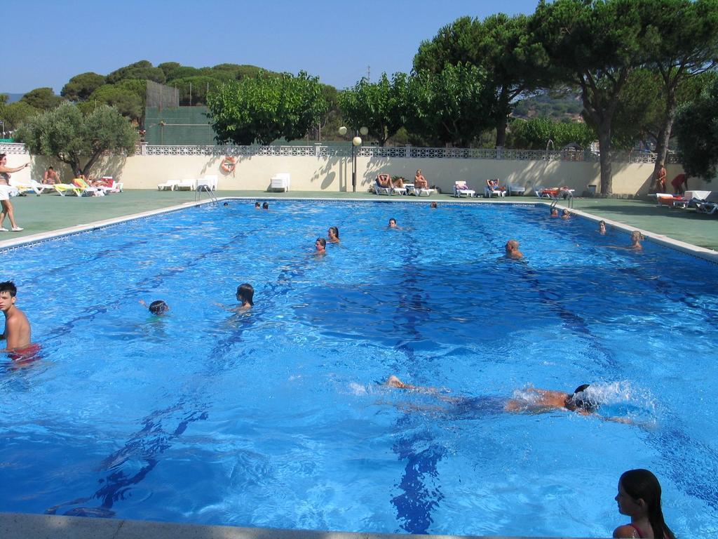 Camping Roca Grossa Hotel Calella Esterno foto