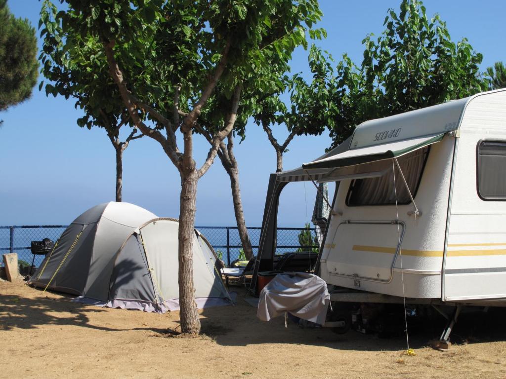 Camping Roca Grossa Hotel Calella Esterno foto